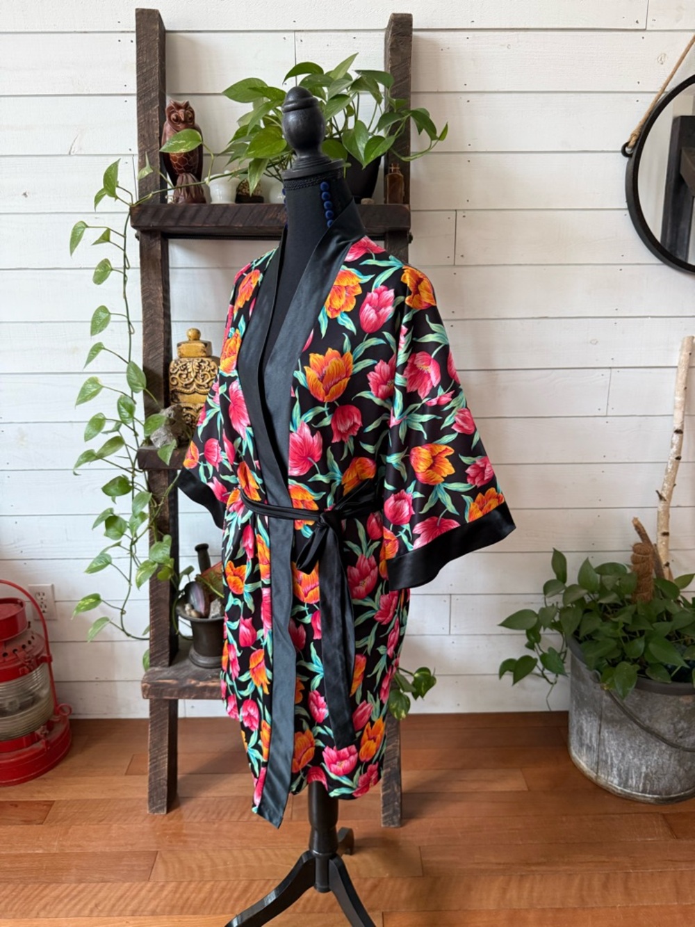 Black Floral Satin Kimono Bathrobe with Pink & Orange Tulip Blooms - Picture 11 of 17